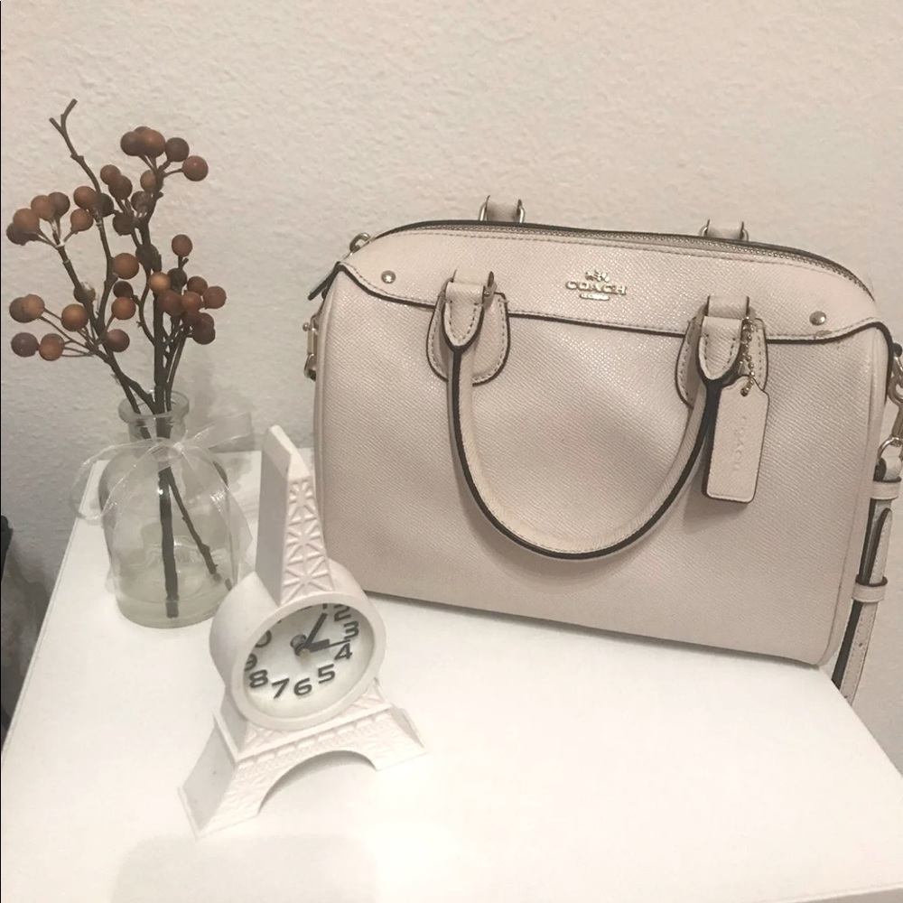 【MUST GO】Coach Crossbody Handbag